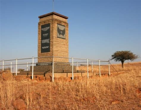  De Spioenkop: Een Monument van Heldendom en Panoramische Schoonheid