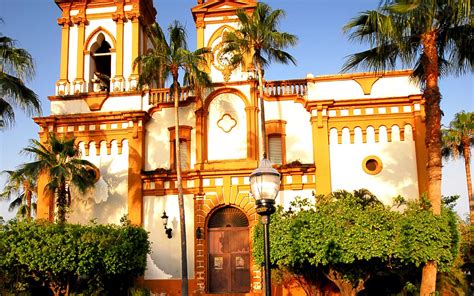 De Templo de San Ignacio: Een Juweel van Koloniale Architectuur en Religieuze Pracht!