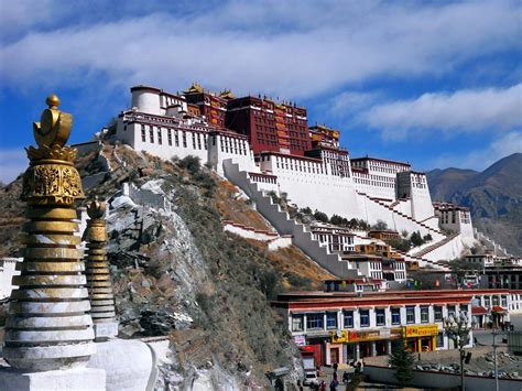 Potala Paleis Een Monumentale Verzamelaar van Historische Schatten en Spirituele Gezag!